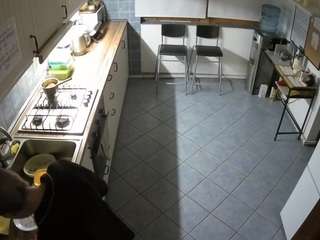 voyeurcam-julmodels-kitchen-2