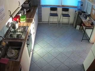 voyeurcam-julmodels-kitchen-2