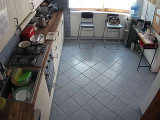voyeurcam-julmodels-kitchen-2