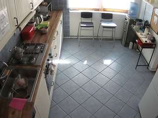 voyeurcam-julmodels-kitchen-2