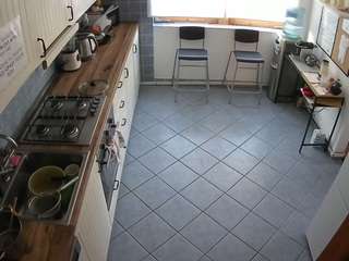 voyeurcam-julmodels-kitchen-2