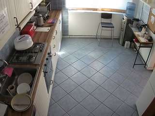 voyeurcam-julmodels-kitchen-2