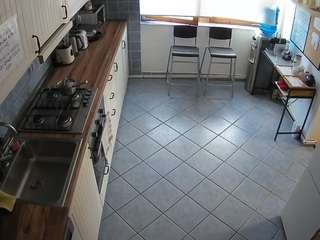 voyeurcam-julmodels-kitchen-2