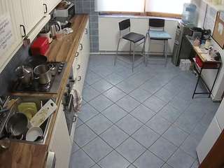 voyeurcam-julmodels-kitchen-2