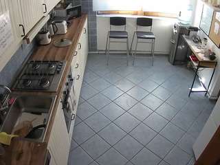 voyeurcam-julmodels-kitchen-2