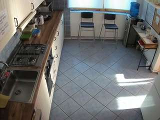 voyeurcam-julmodels-kitchen-2