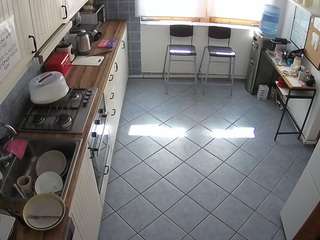 voyeurcam-julmodels-kitchen-2