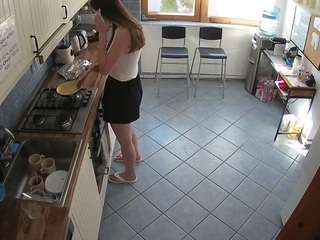 voyeurcam-julmodels-kitchen-2