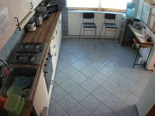 voyeurcam-julmodels-kitchen-2