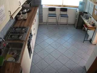 voyeurcam-julmodels-kitchen-2