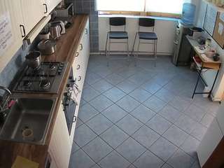 voyeurcam-julmodels-kitchen-2