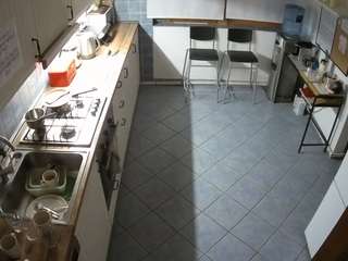 voyeurcam-julmodels-kitchen-2