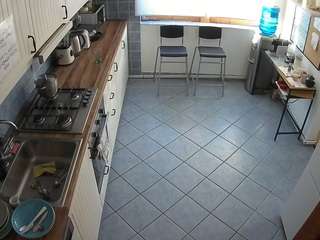 voyeurcam-julmodels-kitchen-2