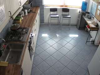 voyeurcam-julmodels-kitchen-2