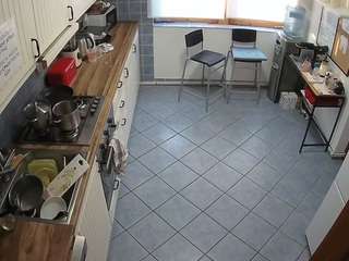 voyeurcam-julmodels-kitchen-2