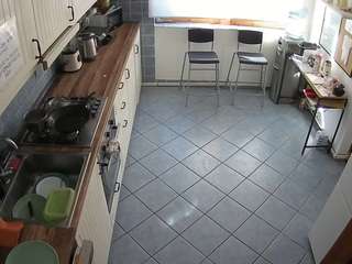 voyeurcam-julmodels-kitchen-2