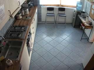 voyeurcam-julmodels-kitchen-2
