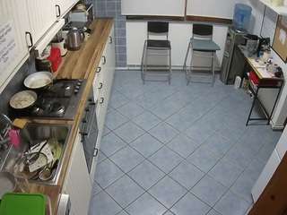voyeurcam-julmodels-kitchen-2