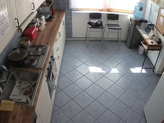 voyeurcam-julmodels-kitchen-2