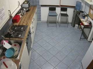 voyeurcam-julmodels-kitchen-2