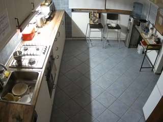 voyeurcam-julmodels-kitchen-2
