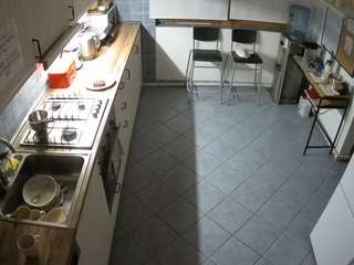 voyeurcam-julmodels-kitchen-2