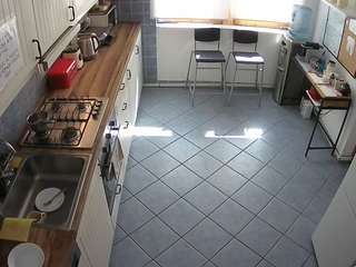 voyeurcam-julmodels-kitchen-2