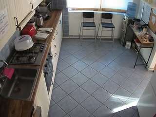 voyeurcam-julmodels-kitchen-2
