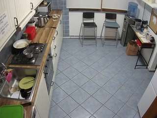 voyeurcam-julmodels-kitchen-2