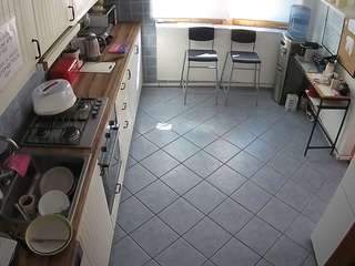 voyeurcam-julmodels-kitchen-2