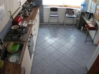 voyeurcam-julmodels-kitchen-2