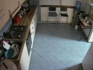 voyeurcam-julmodels-kitchen-2