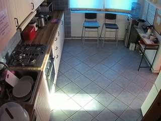 voyeurcam-julmodels-kitchen-2