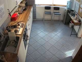 voyeurcam-julmodels-kitchen-2 camsoda