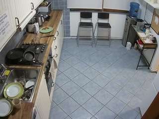 voyeurcam julmodels kitchen 2