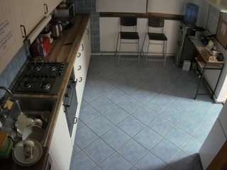 voyeurcam-julmodels-kitchen-2