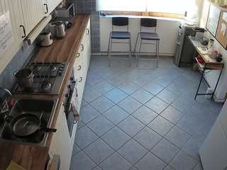 voyeurcam-julmodels-kitchen-2