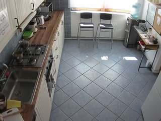 voyeurcam-julmodels-kitchen-2