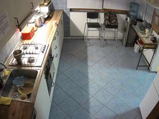 voyeurcam-julmodels-kitchen-2