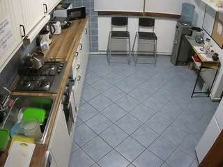voyeurcam-julmodels-kitchen-2