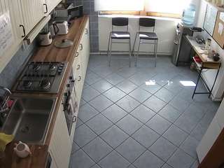voyeurcam-julmodels-kitchen-2