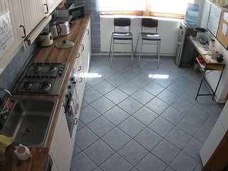 voyeurcam-julmodels-kitchen-2