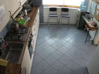 voyeurcam-julmodels-kitchen-2