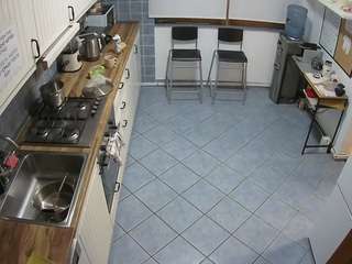 voyeurcam-julmodels-kitchen-2