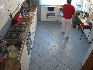 voyeurcam-julmodels-kitchen-2