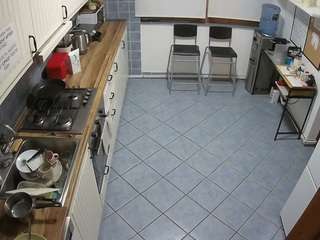 voyeurcam-julmodels-kitchen-2