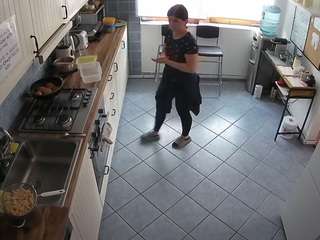 voyeurcam-julmodels-kitchen-2