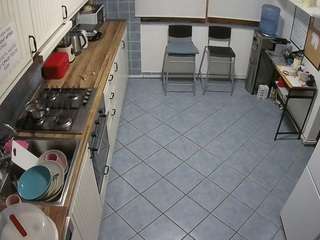 voyeurcam-julmodels-kitchen-2