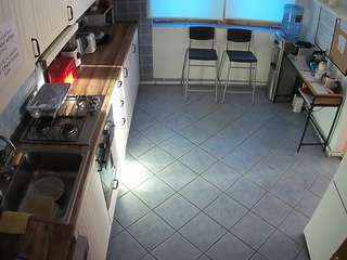 voyeurcam-julmodels-kitchen-2