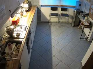 voyeurcam-julmodels-kitchen-2